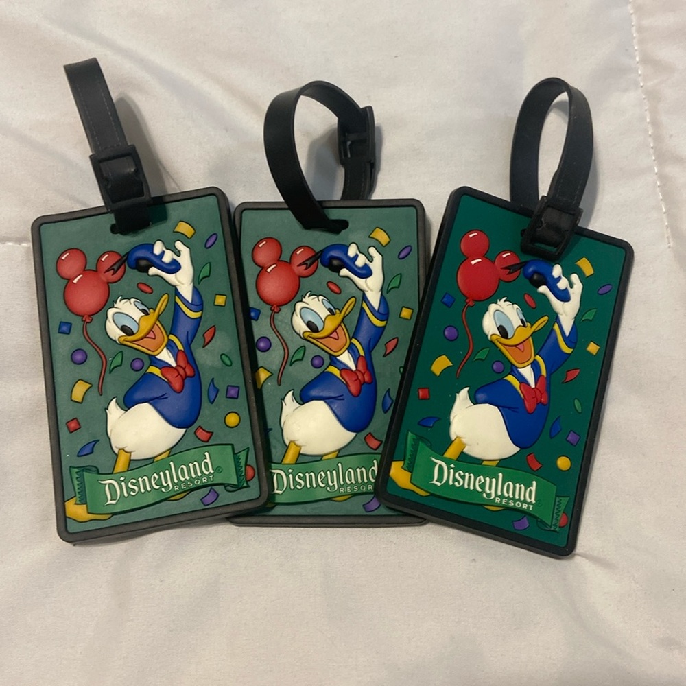 Disney Donald Duck luggage tag lot